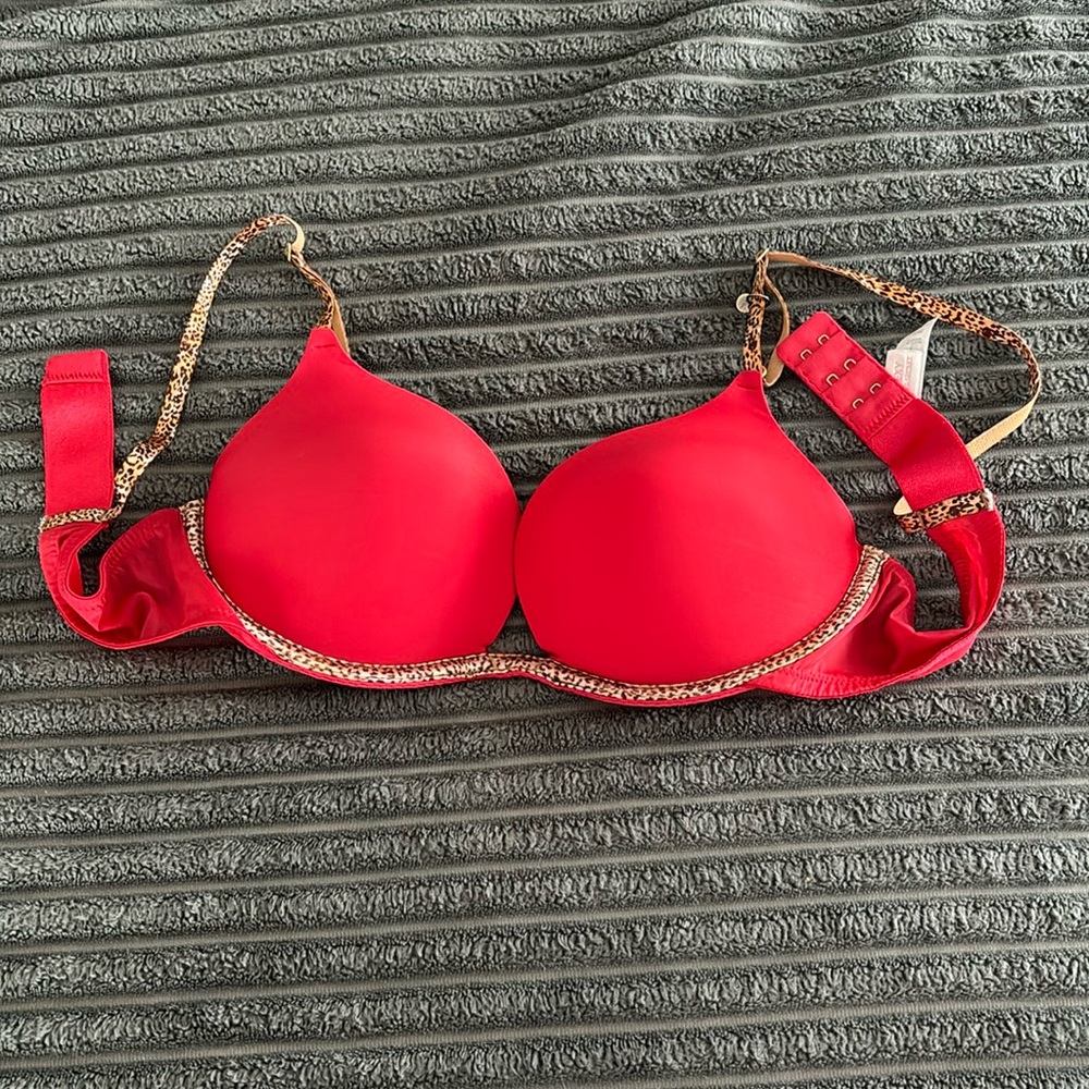 Red & Leopard push-up bra Victoria’s Secret